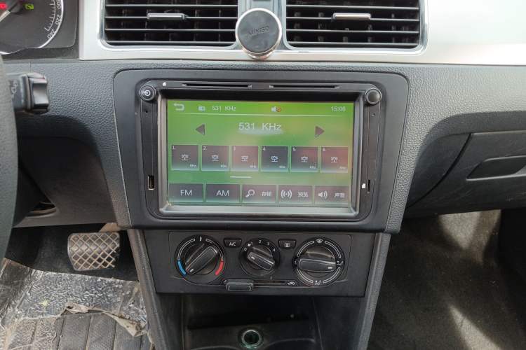 Used Skoda Rapid Spaceback 2014 1.6L Automatic Enjoyment Edition Audio And AC Panel