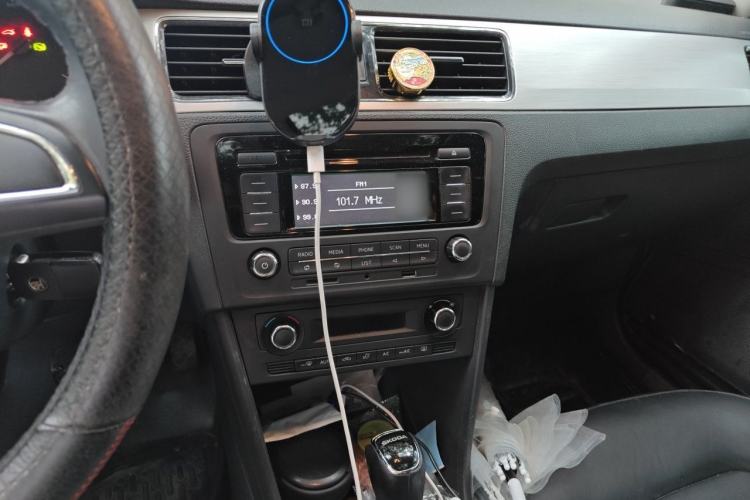 Used Skoda Rapid Spaceback 2014 1.6L Automatic Enjoyment Edition Audio And AC Panel