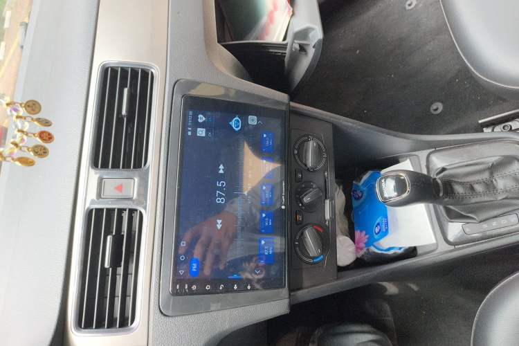 Used Skoda Rapid Spaceback 2014 1.6L Automatic Enjoyment Edition Audio And AC Panel