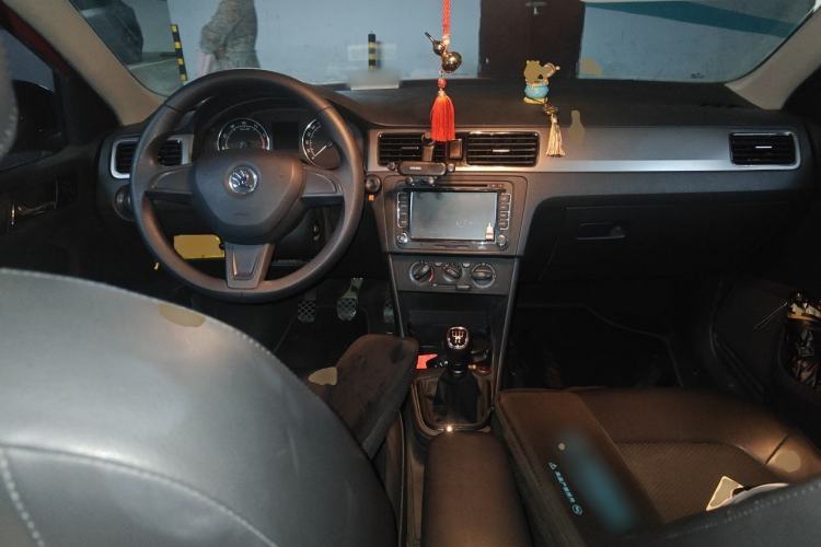 Used Skoda Rapid Spaceback 2014 1.6L Manual Enjoyment Edition Center Console
