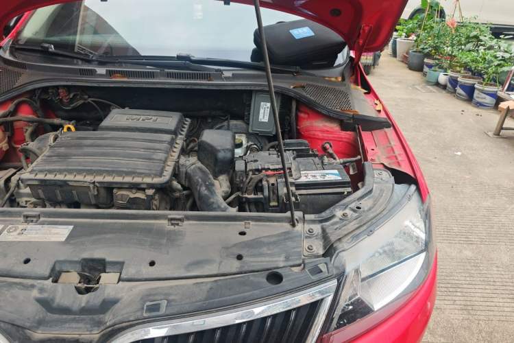 Used Skoda Rapid Spaceback 2014 1.6L Automatic Enjoyment Edition Engine Bay Left