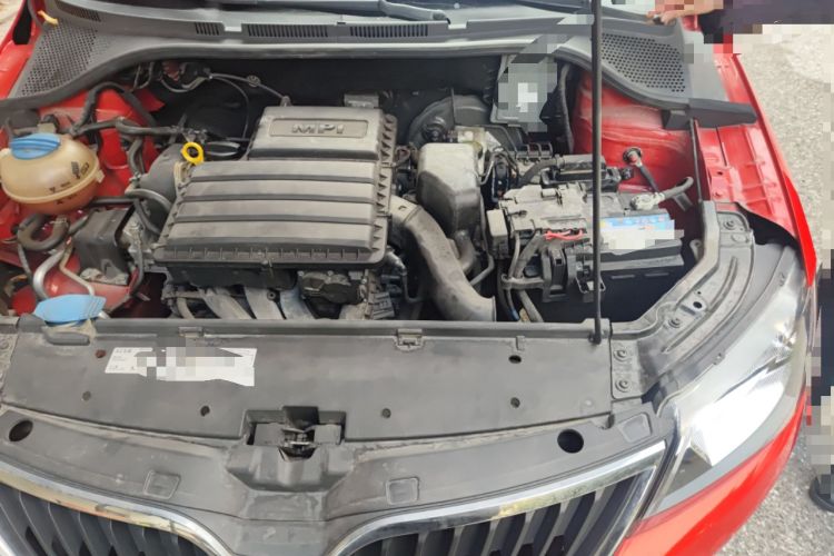Used Skoda Rapid Spaceback 2014 1.6L Automatic Enjoyment Edition Engine Bay Left