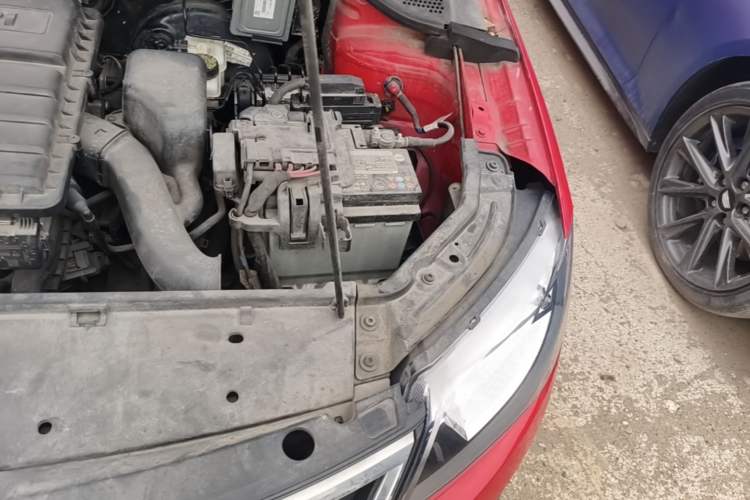 Used Skoda Rapid Spaceback 2014 1.6L Automatic Enjoyment Edition Engine Bay Left