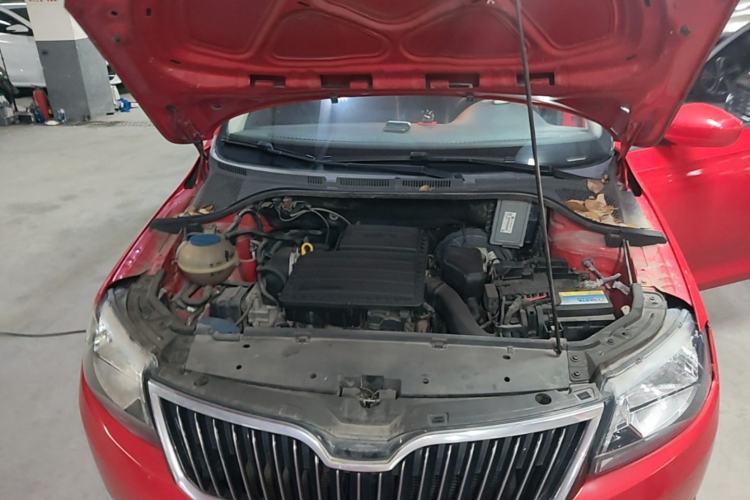 Used Skoda Rapid Spaceback 2014 1.6L Automatic Enjoyment Edition Engine Bay