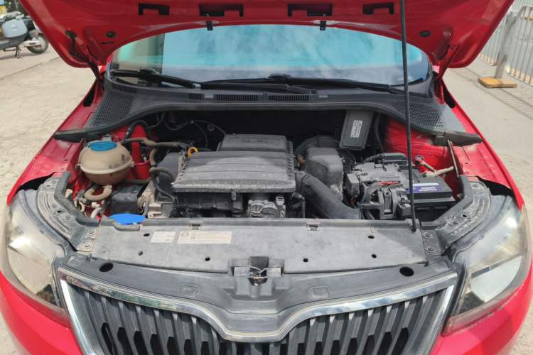Used Skoda Rapid Spaceback 2014 1.6L Automatic Enjoyment Edition Engine Bay