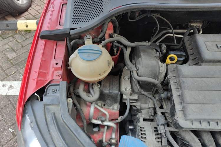 Used Skoda Rapid Spaceback 2014 1.6L Automatic Enjoyment Edition Engine Bay Right