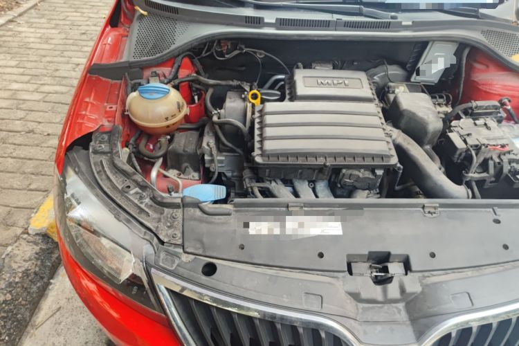 Used Skoda Rapid Spaceback 2014 1.6L Automatic Enjoyment Edition Engine Bay Right