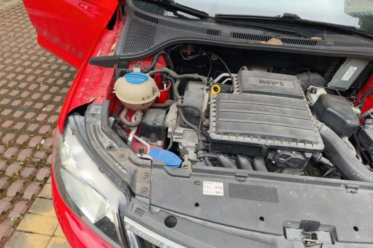 Used Skoda Rapid Spaceback 2014 1.6L Automatic Enjoyment Edition Engine Bay Right