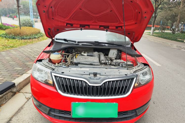 Used Skoda Rapid Spaceback 2014 1.4 TSI DSG Trend Edition Engine Bay
