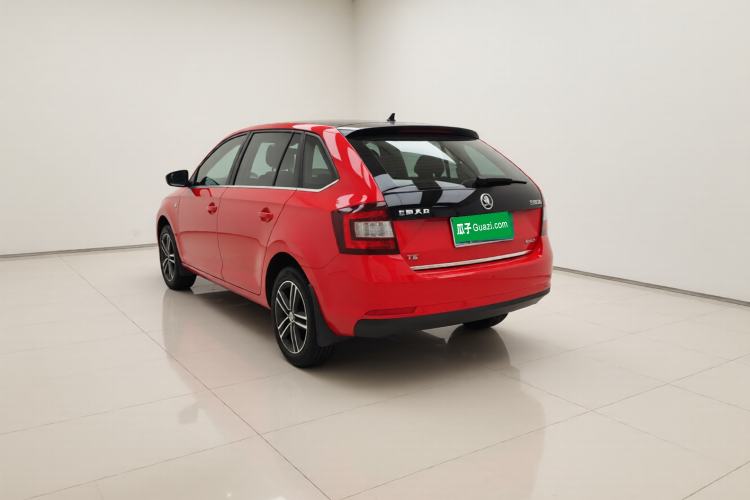 Used Skoda Rapid Spaceback 2014 1.4 TSI DSG Trend Edition Exterior 2