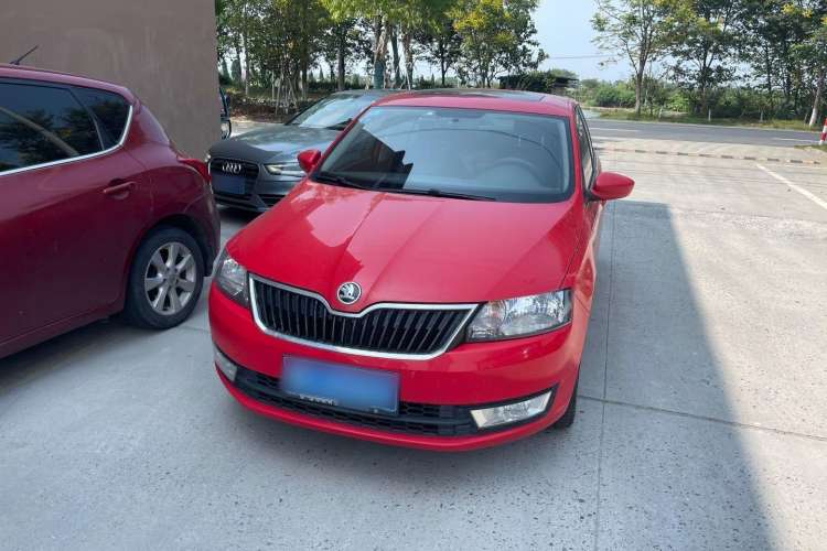 Used Skoda Rapid Spaceback 2014 1.6L Automatic Enjoyment Edition Exterior 3