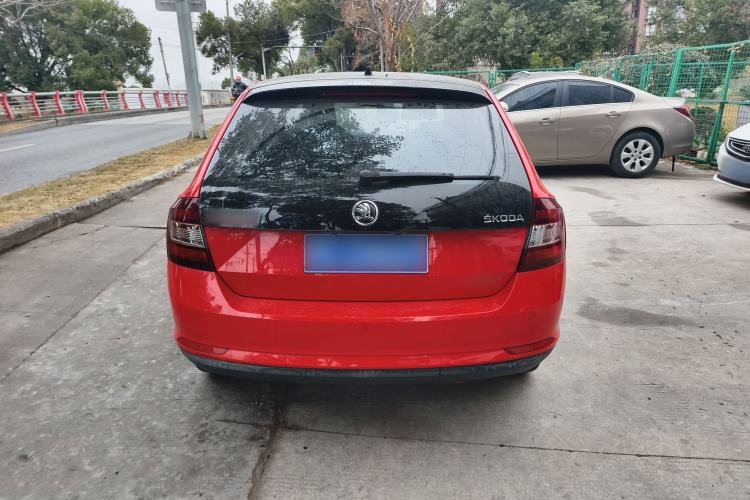 Used Skoda Rapid Spaceback 2014 1.6L Manual Enjoyment Edition Exterior 4