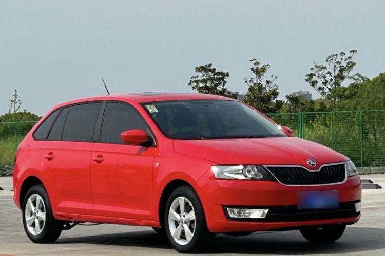 Used Skoda Rapid Spaceback 2014 1.6L Automatic Enjoyment Edition Exterior 5
