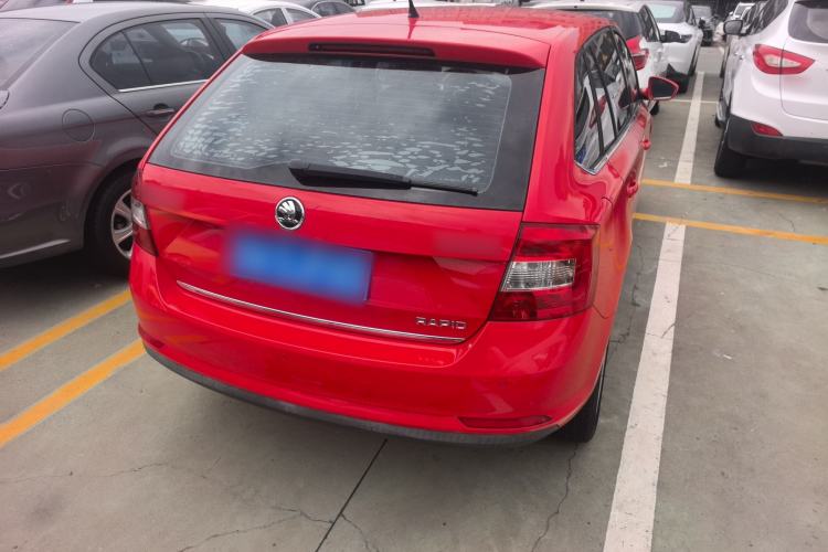 Used Skoda Rapid Spaceback 2014 1.6L Automatic Enjoyment Edition Exterior 5