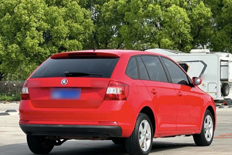 Used Skoda Rapid Spaceback 2014 1.6L Automatic Enjoyment Edition Exterior 6