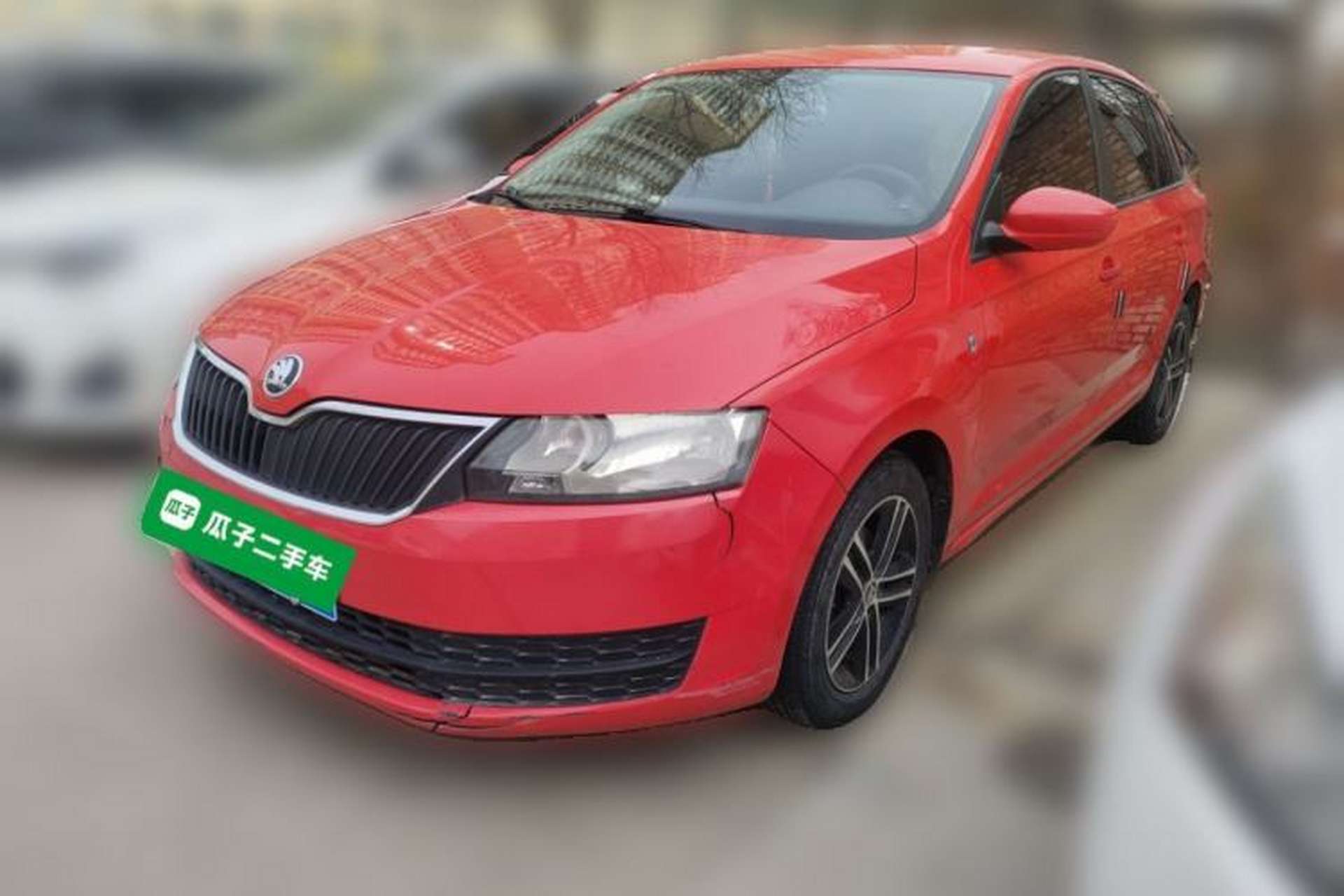 Used Skoda Rapid Spaceback 2014 1.6L Automatic Enjoyment Edition Front Left 45 Deg