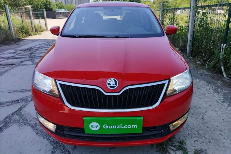 Used Skoda Rapid Spaceback 2014 1.6L Automatic Enjoyment Edition Front
