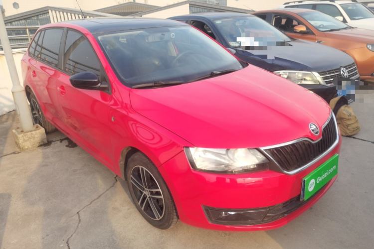 Used Skoda Rapid Spaceback 2014 1.6L Automatic Enjoyment Edition Front Right 45 Deg