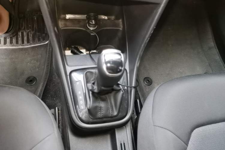 Used Skoda Rapid Spaceback 2014 1.6L Automatic Enjoyment Edition Gear Lever