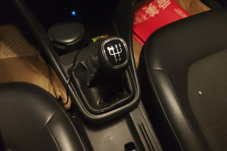 Used Skoda Rapid Spaceback 2014 1.6L Manual Enjoyment Edition Gear Lever