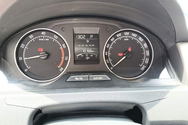 Used Skoda Rapid Spaceback 2014 1.6L Automatic Enjoyment Edition Instrument Cluster