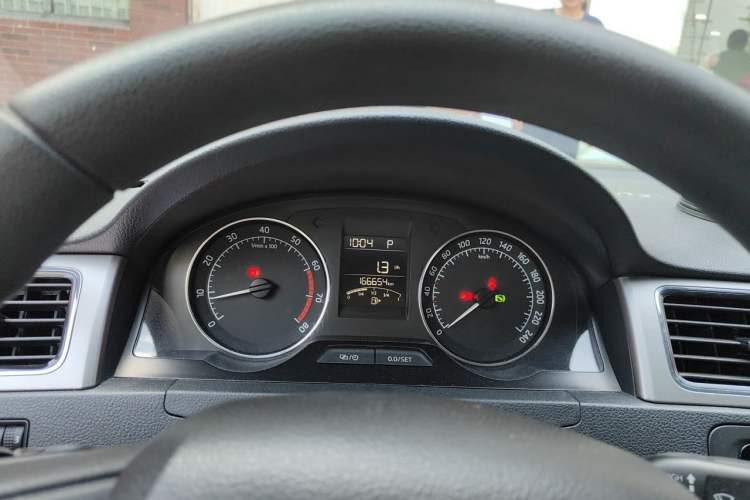 Used Skoda Rapid Spaceback 2014 1.6L Automatic Enjoyment Edition Instrument Cluster