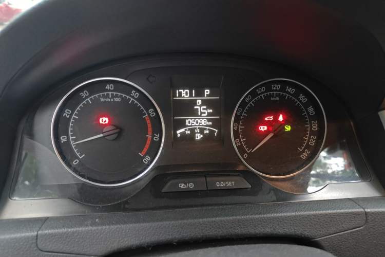Used Skoda Rapid Spaceback 2014 1.6L Automatic Enjoyment Edition Instrument Cluster