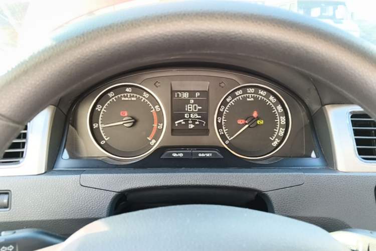 Used Skoda Rapid Spaceback 2014 1.6L Automatic Enjoyment Edition Instrument Cluster