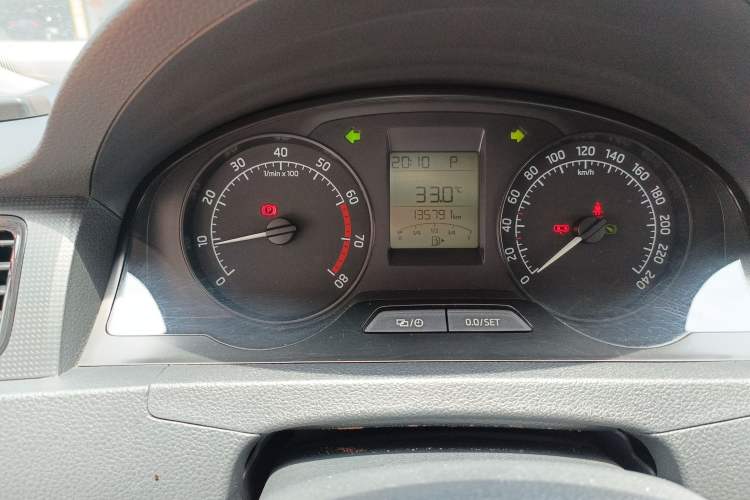 Used Skoda Rapid Spaceback 2014 1.6L Automatic Enjoyment Edition Instrument Cluster