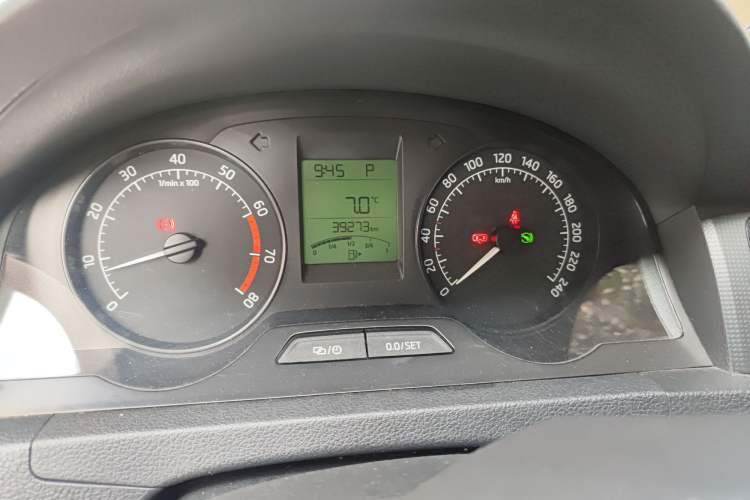 Used Skoda Rapid Spaceback 2014 1.6L Automatic Enjoyment Edition Instrument Cluster