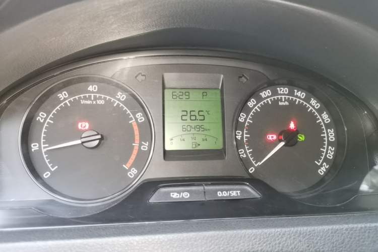 Used Skoda Rapid Spaceback 2014 1.6L Automatic Enjoyment Edition Instrument Cluster
