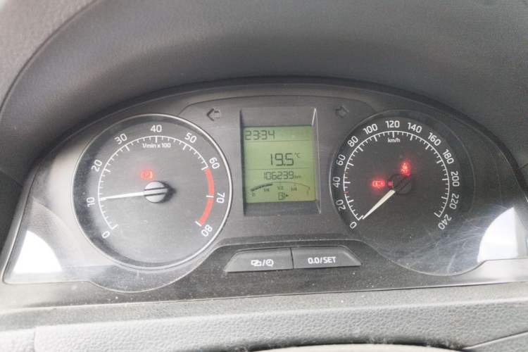 Used Skoda Rapid Spaceback 2014 1.6L Manual Enjoyment Edition Instrument Cluster