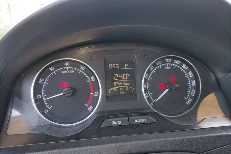 Used Skoda Rapid Spaceback 2014 1.6L Automatic Enjoyment Edition Instrument Cluster