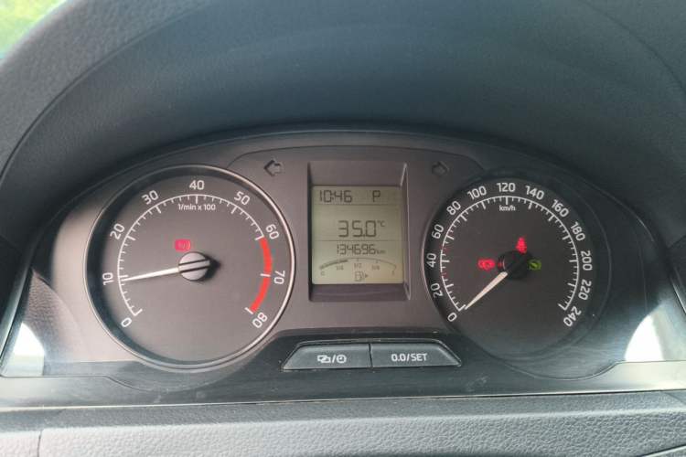 Used Skoda Rapid Spaceback 2014 1.6L Automatic Enjoyment Edition Instrument Cluster