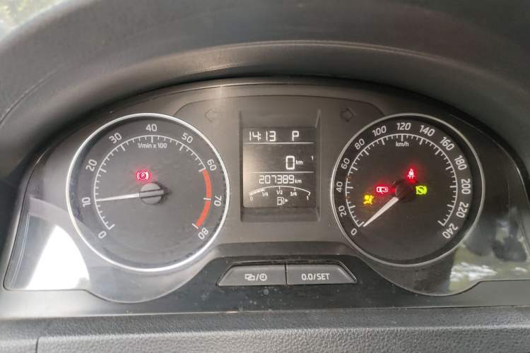 Used Skoda Rapid Spaceback 2014 1.6L Automatic Enjoyment Edition Instrument Cluster