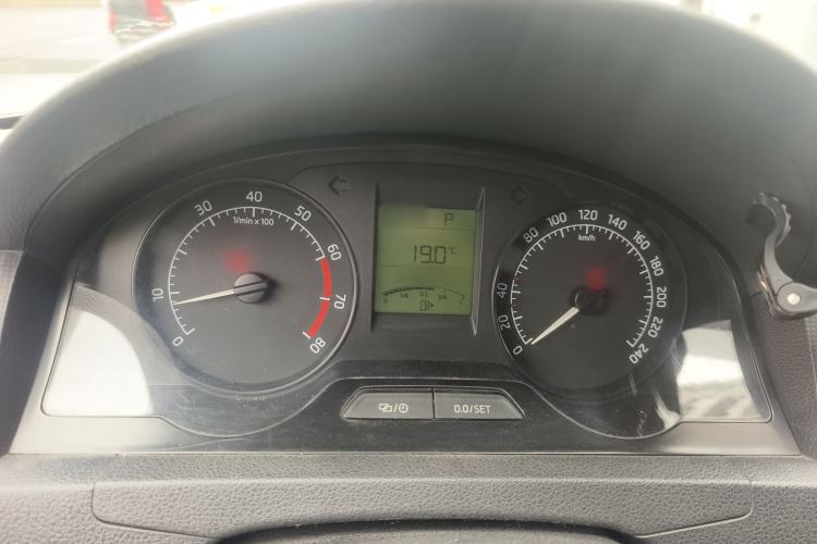 Used Skoda Rapid Spaceback 2014 1.6L Automatic Enjoyment Edition Instrument Cluster
