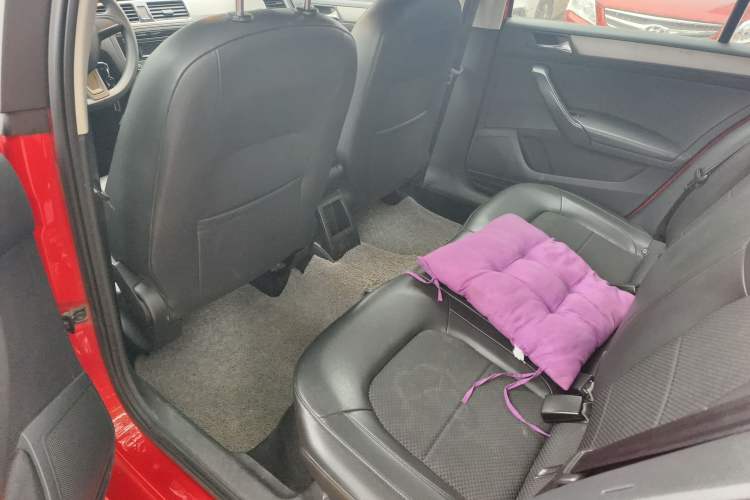 Used Skoda Rapid Spaceback 2014 1.6L Manual Enjoyment Edition Interior 1