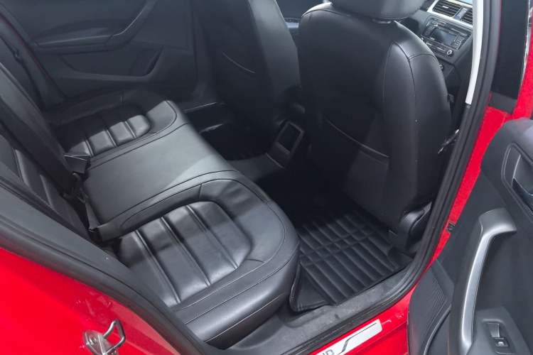 Used Skoda Rapid Spaceback 2014 1.4 TSI DSG Trend Edition Interior 2