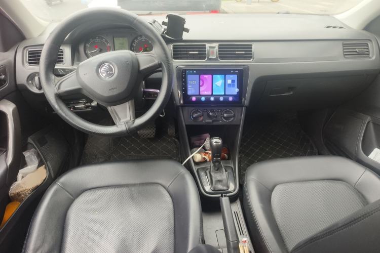 Used Skoda Rapid Spaceback 2014 1.6L Automatic Enjoyment Edition Interior 2