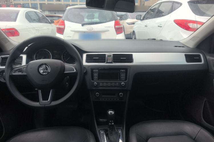 Used Skoda Rapid Spaceback 2014 1.6L Automatic Enjoyment Edition Interior 3