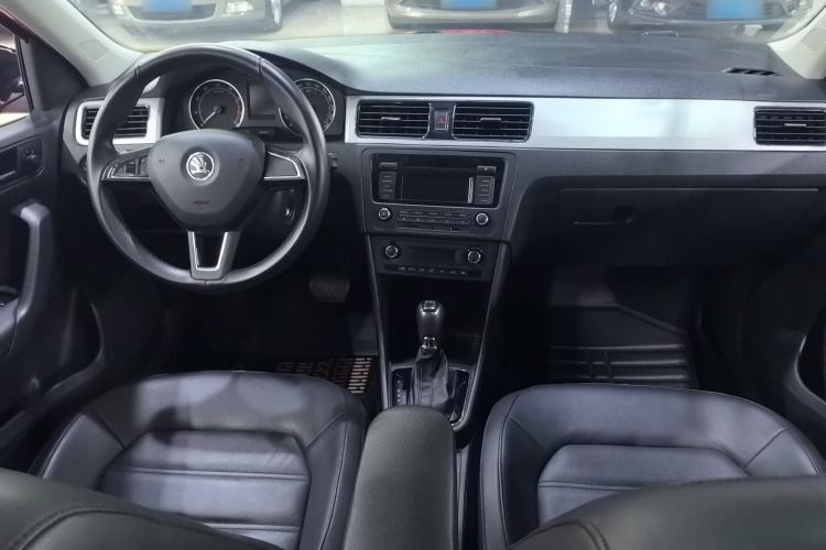 Used Skoda Rapid Spaceback 2014 1.4 TSI DSG Trend Edition Interior 3