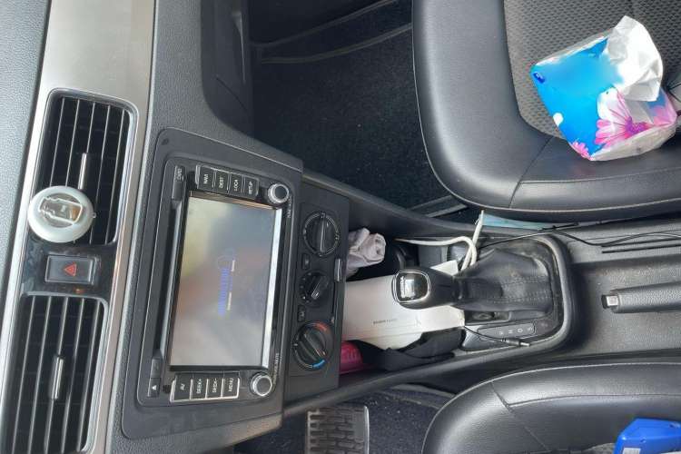 Used Skoda Rapid Spaceback 2014 1.6L Automatic Enjoyment Edition Interior 4
