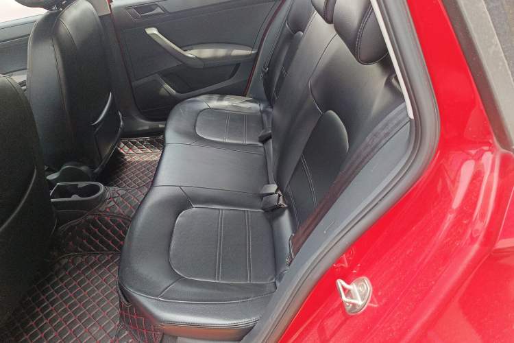 Used Skoda Rapid Spaceback 2014 1.6L Automatic Enjoyment Edition Interior 4