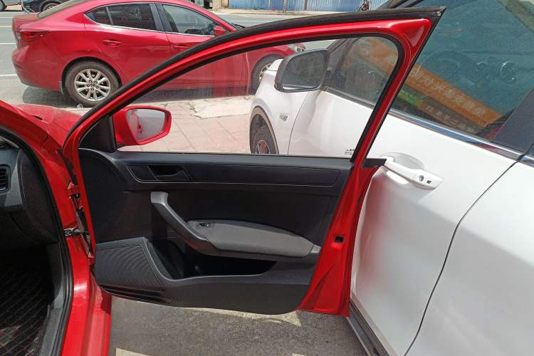 Used Skoda Rapid Spaceback 2014 1.6L Automatic Enjoyment Edition Interior 5