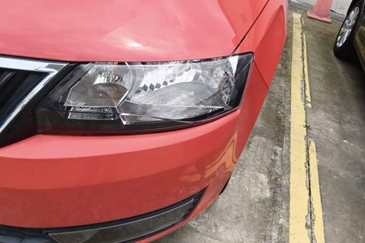 Used Skoda Rapid Spaceback 2014 1.6L Automatic Enjoyment Edition Left Front Headlight