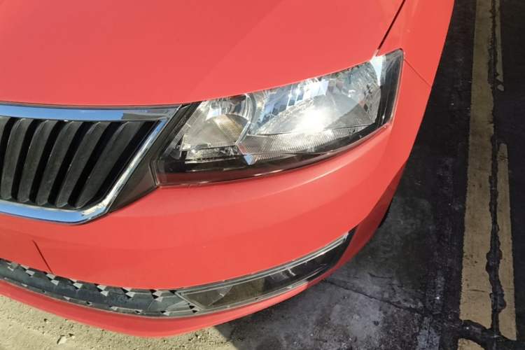 Used Skoda Rapid Spaceback 2014 1.6L Automatic Enjoyment Edition Left Front Headlight