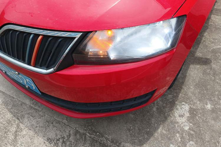 Used Skoda Rapid Spaceback 2014 1.6L Automatic Enjoyment Edition Left Front Headlight