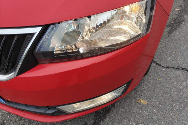 Used Skoda Rapid Spaceback 2014 1.6L Automatic Enjoyment Edition Left Front Headlight