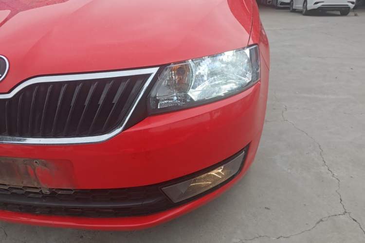 Used Skoda Rapid Spaceback 2014 1.6L Automatic Enjoyment Edition Left Front Headlight