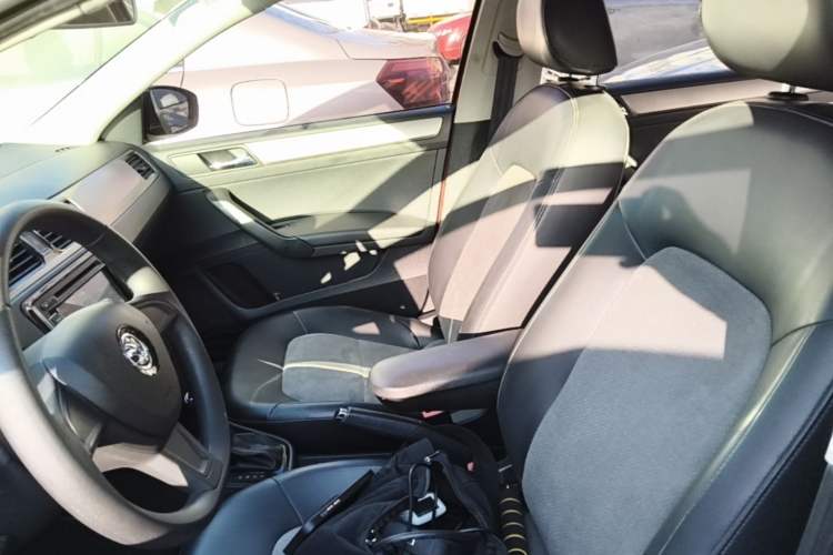 Used Skoda Rapid Spaceback 2014 1.6L Automatic Enjoyment Edition Left Front Seat